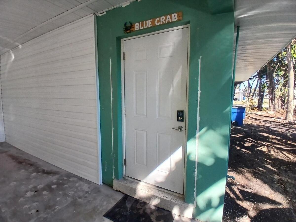 Blue Crab Dock On Gulf Canal Front Close 2 Beach Restaurants 보니타스프링스 외부 사진